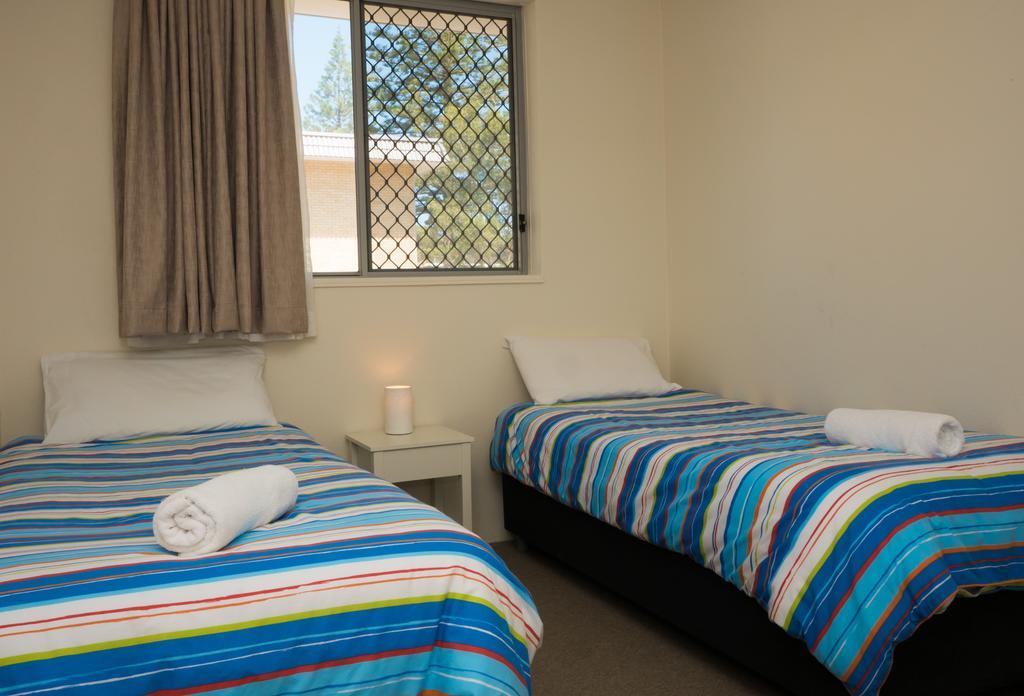 Merrima Court Holidays Caloundra Buitenkant foto